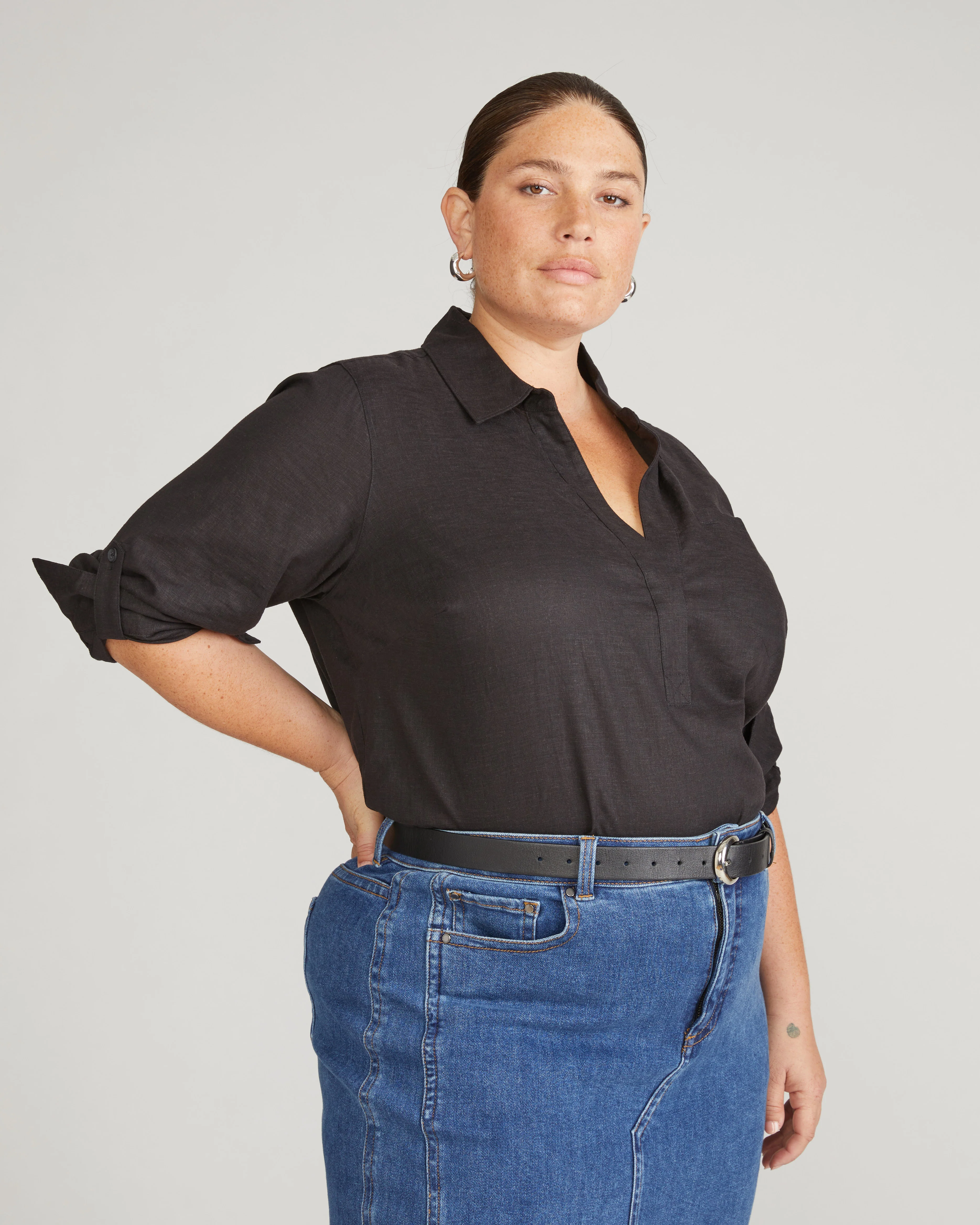 Button Back Linen Polo Shirt - Black - Image 2