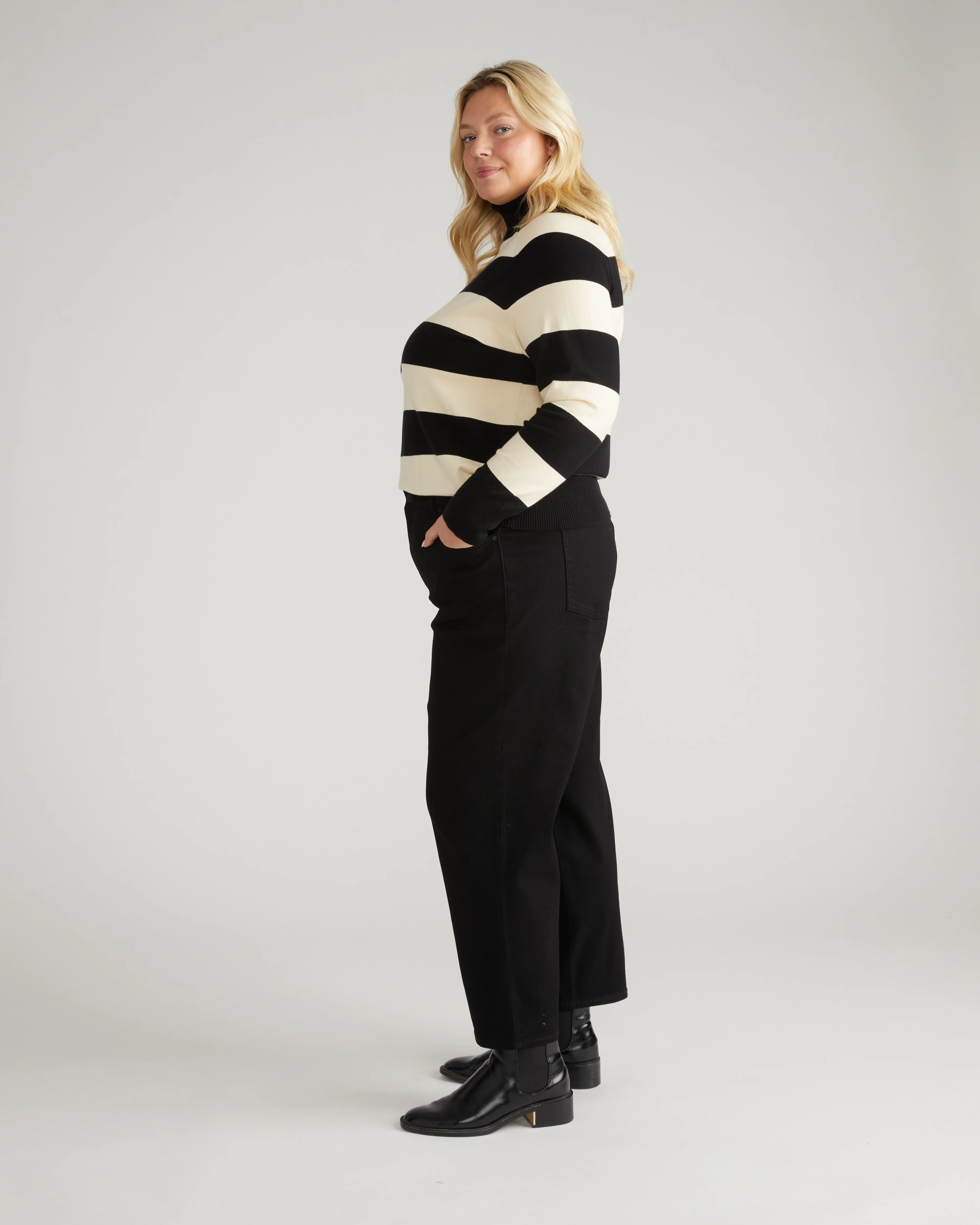 Donna High Rise Curve Straight Leg Jeans 27 Inch - Jet Black - Image 2