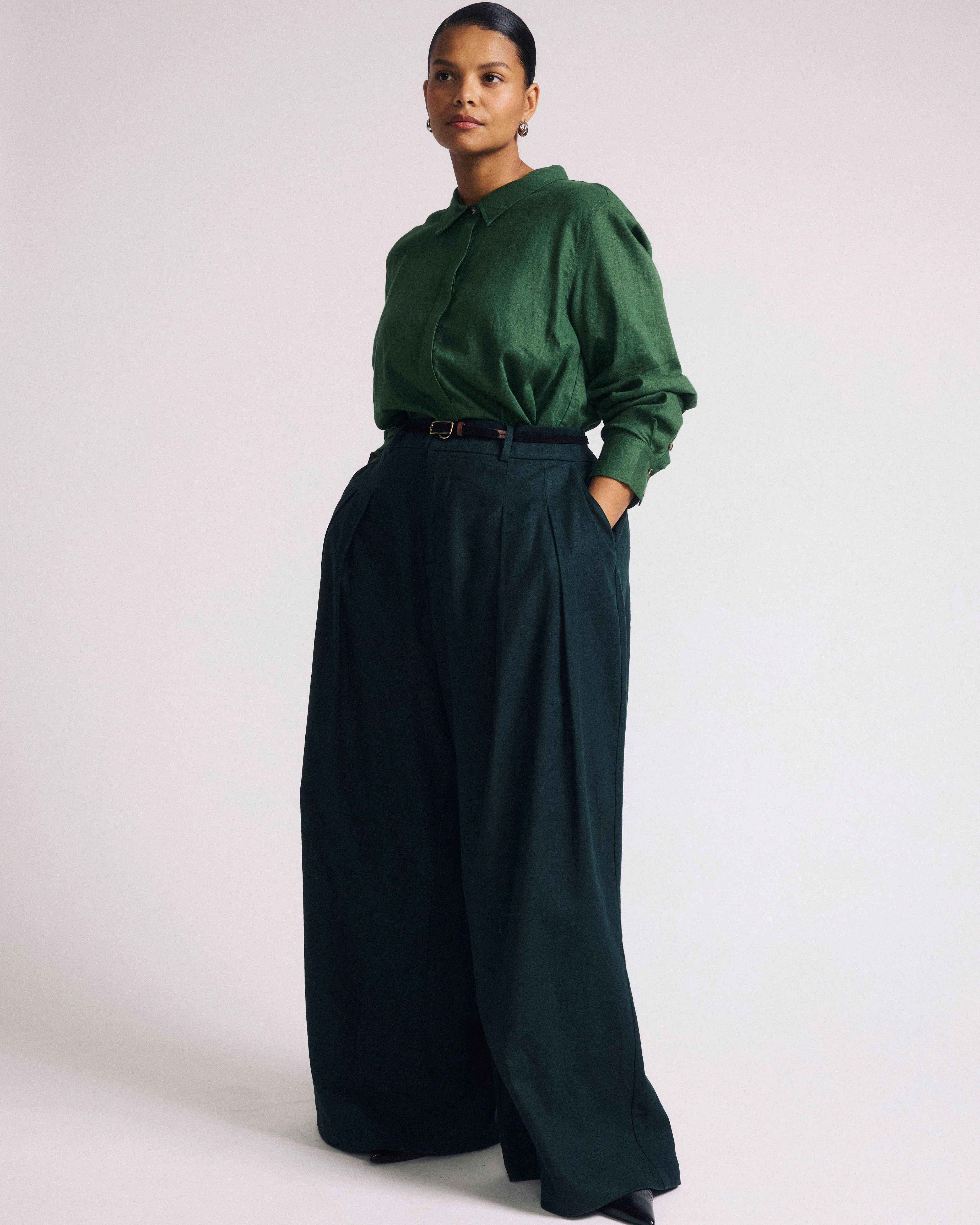 Elbe Popover Stretch Linen Shirt - Green Park - Image 2