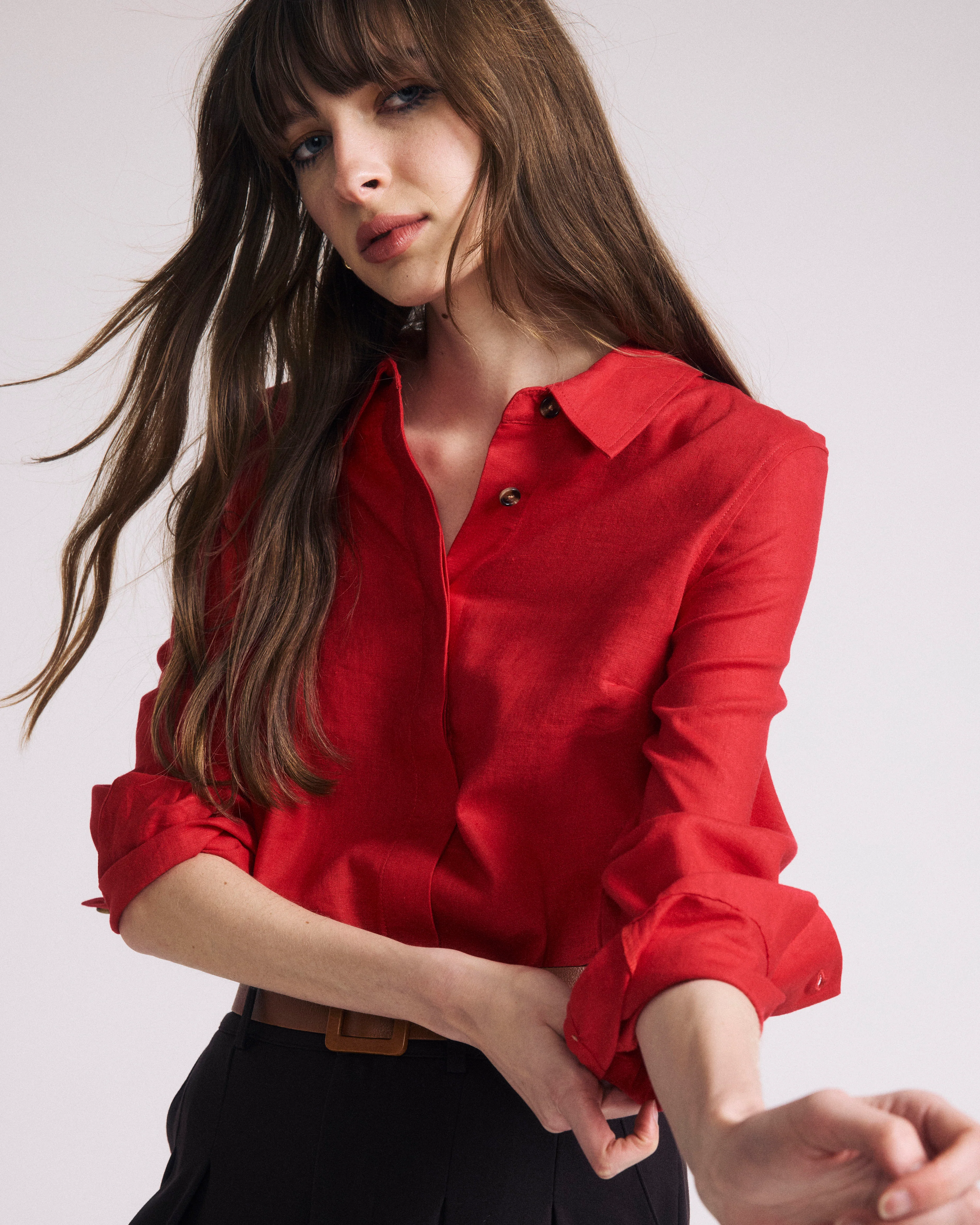 Elbe Stretch Linen Shirt - Brilliant Red - Image 2