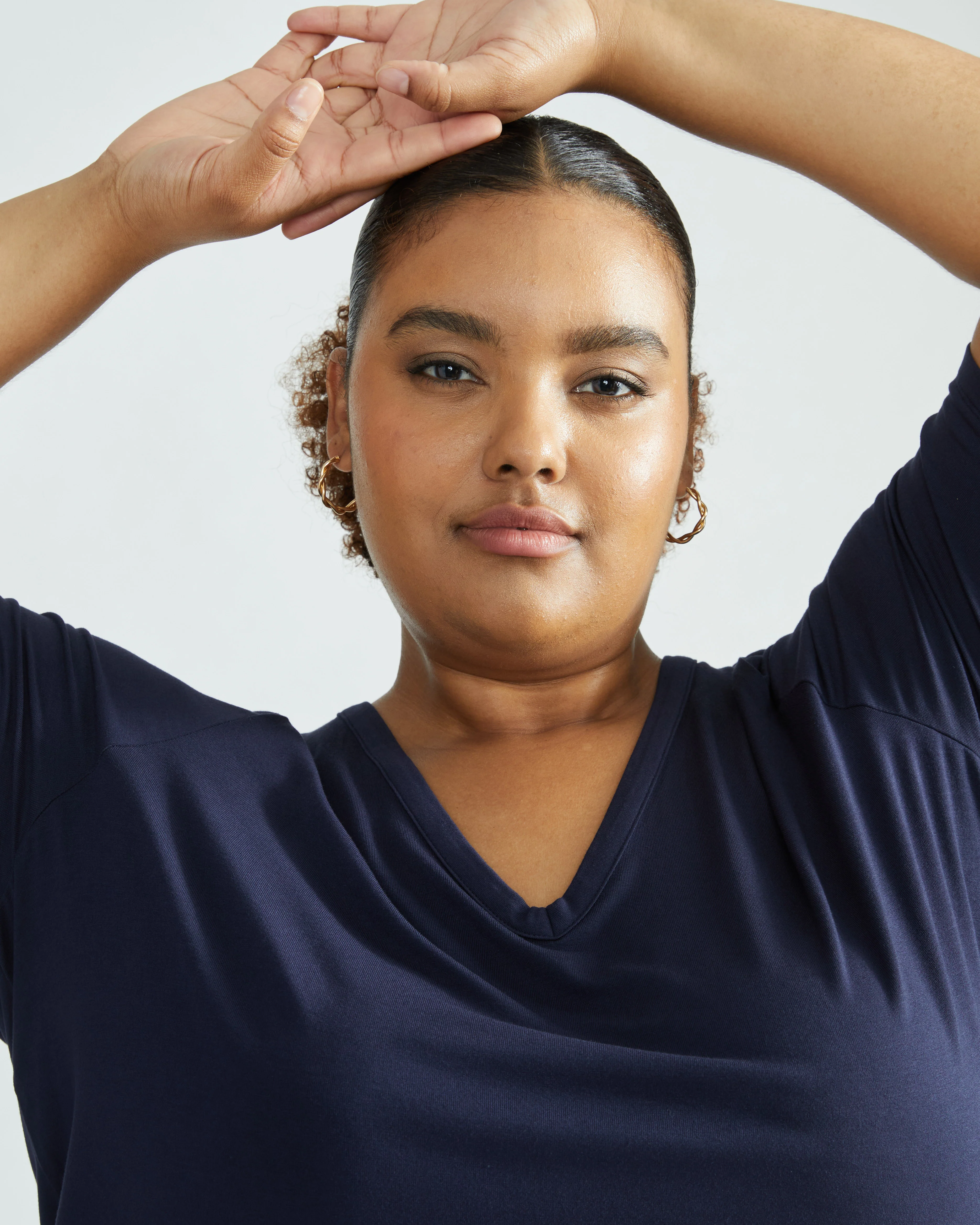Lily Liquid Jersey V-Neck Stovepipe Tee - Midnight - Image 4