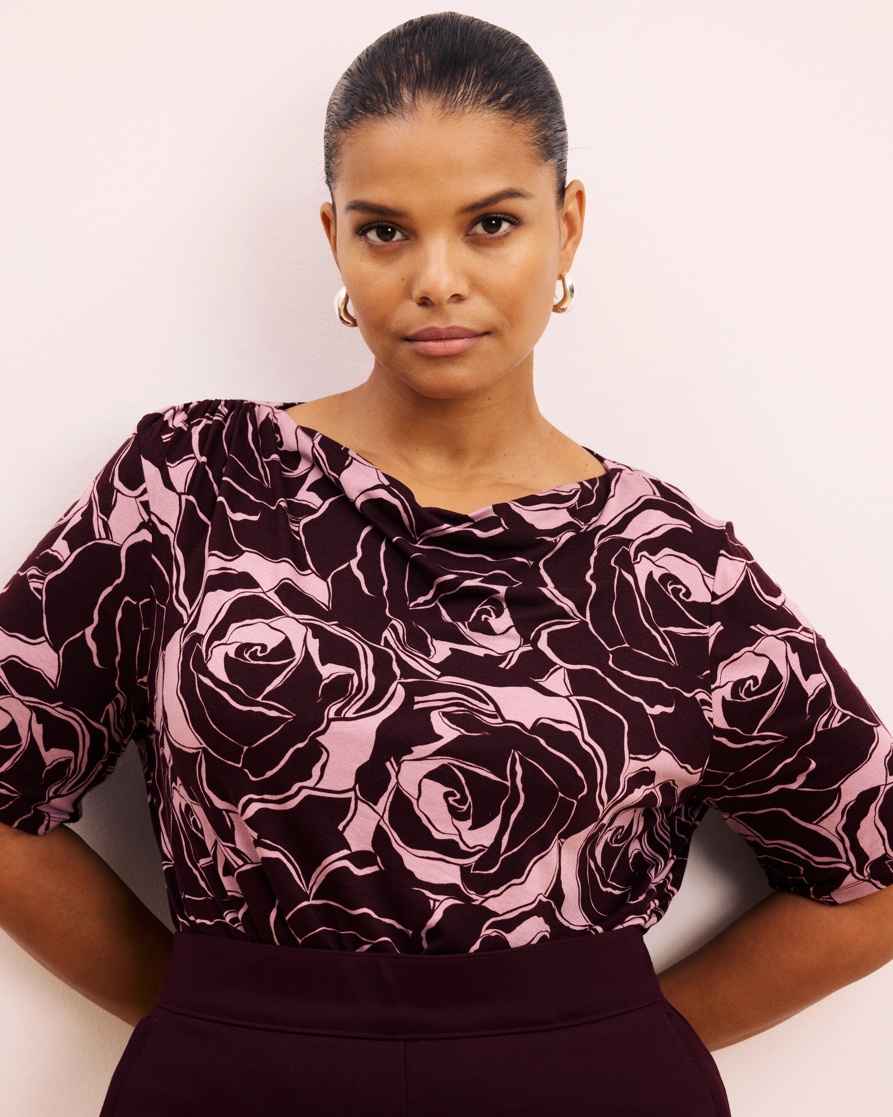 Louise Short Sleeve Liquid Jersey Top - Rose Print in Black Cherry - Image 2