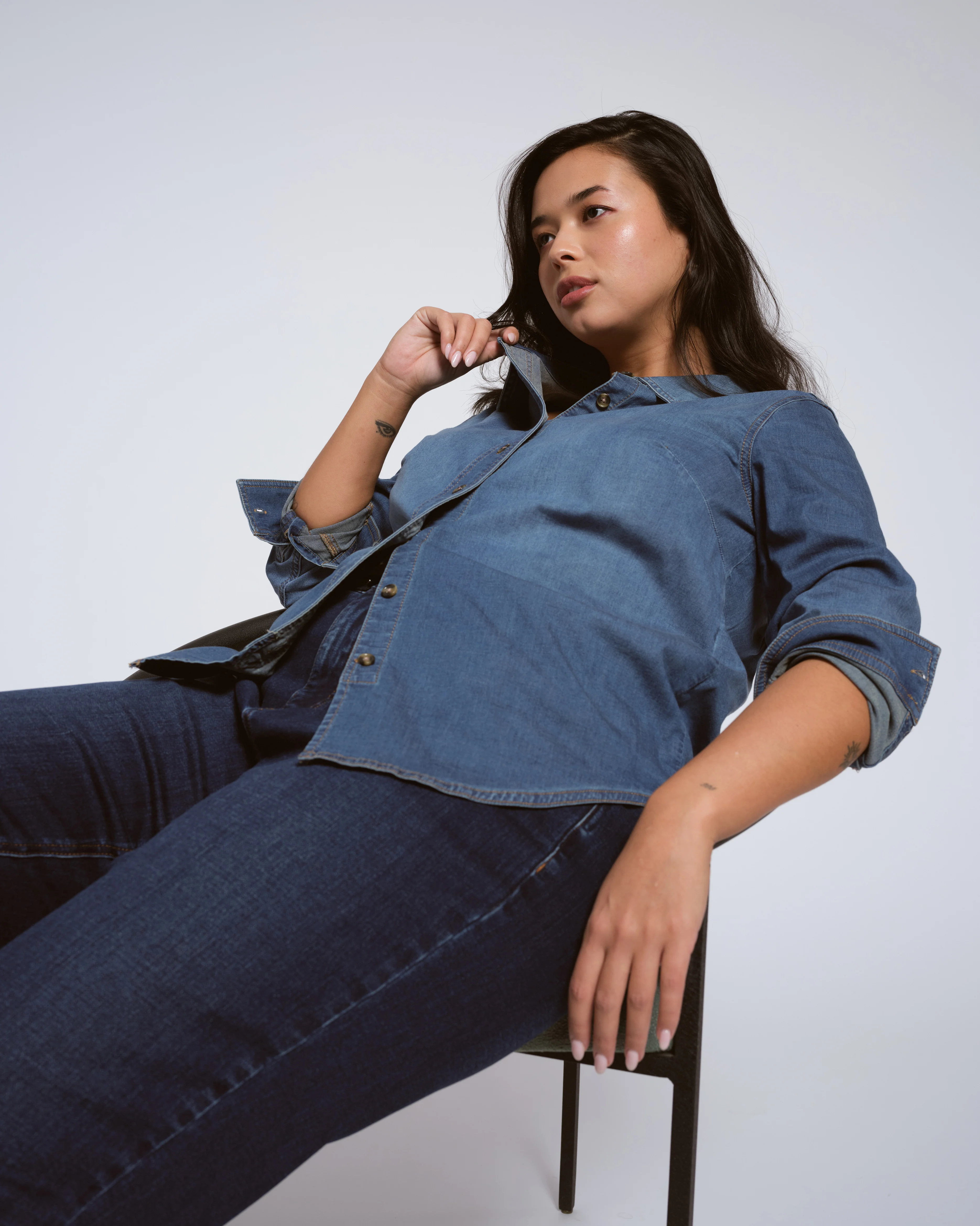 Minimalist Stretch Cotton Chambray Shirt - Vintage Indigo - Image 3