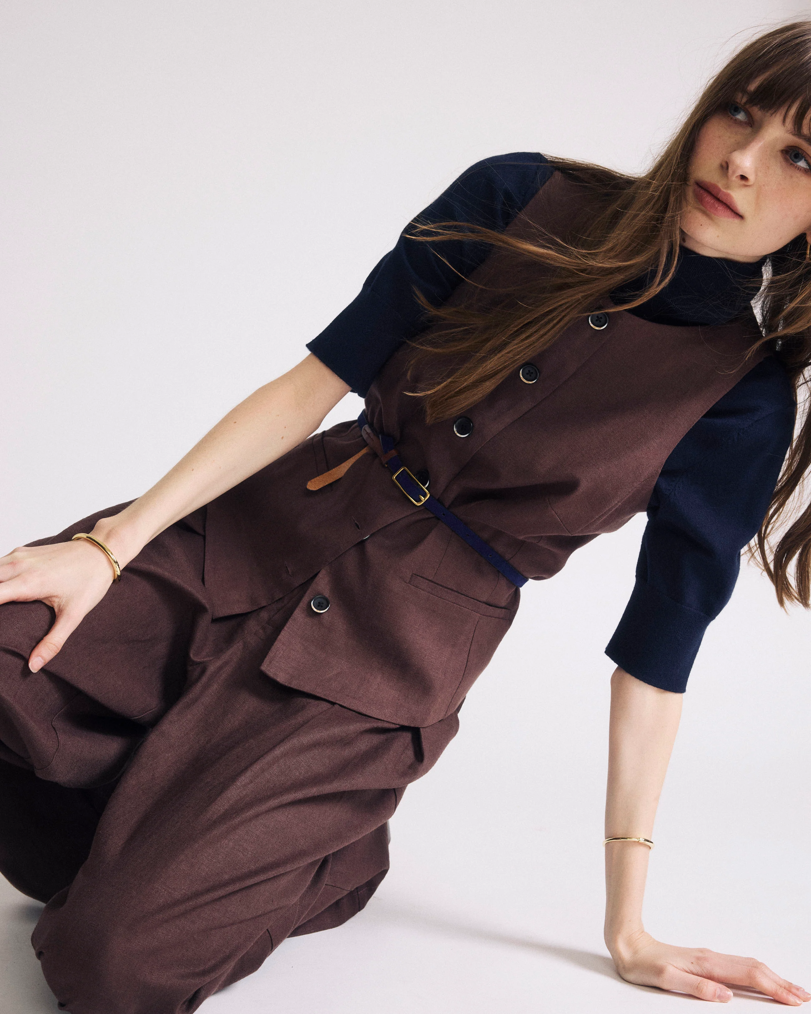 Tamsin Stretch Linen Vest - Sophisticated Brown - Image 2